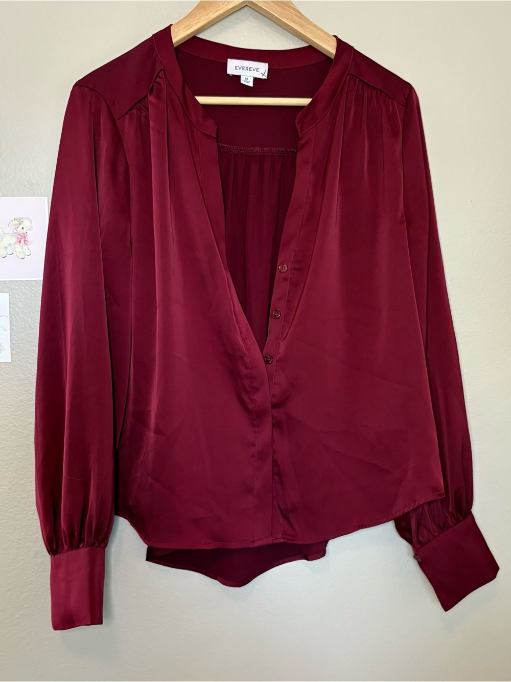Evereve Women's Burgundy Satin Blouse medium casual work office siren - Picture 2 of 5